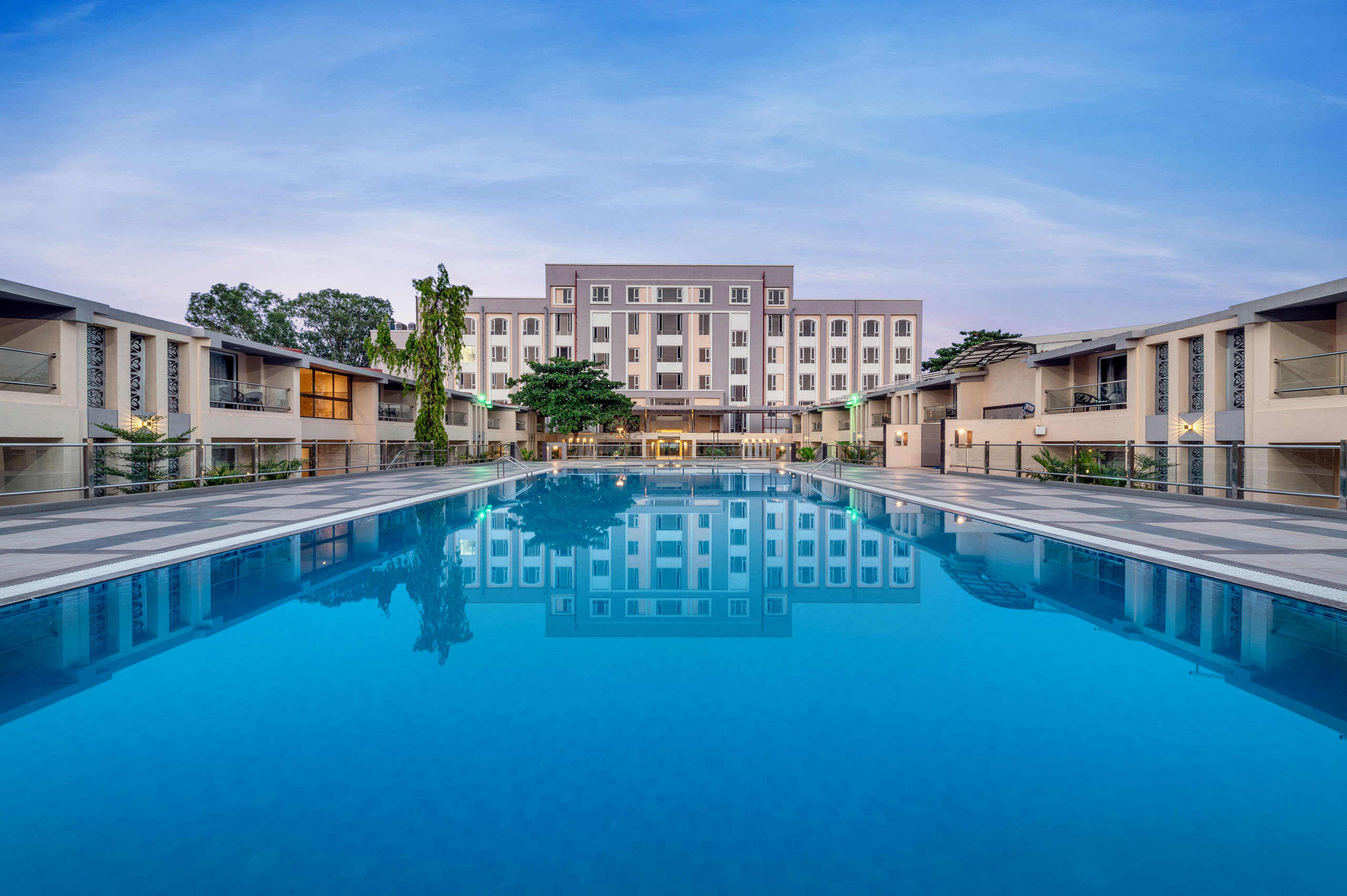 Hotel Fern, Kevadiya